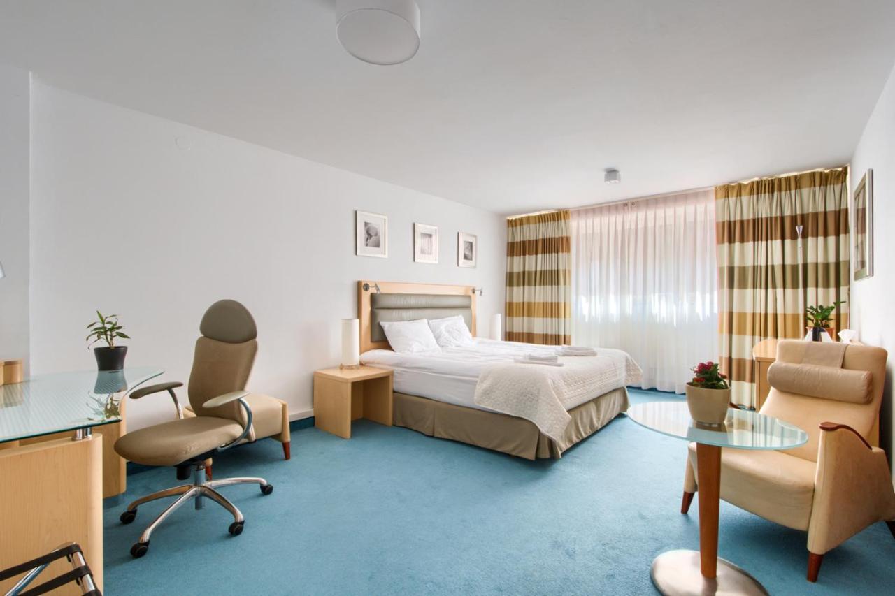 404 Rooms Wilanowska Warschau Buitenkant foto