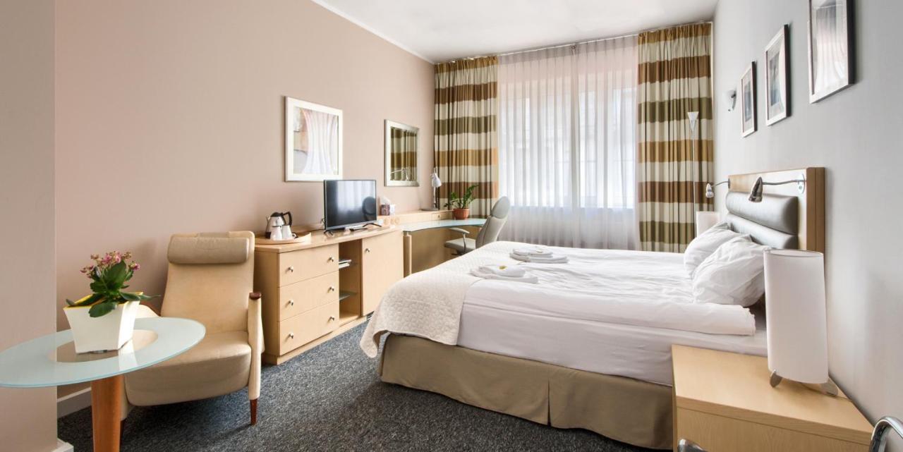 404 Rooms Wilanowska Warschau Buitenkant foto