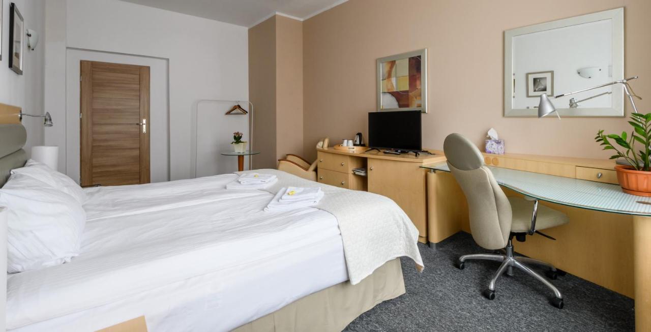 404 Rooms Wilanowska Warschau Buitenkant foto